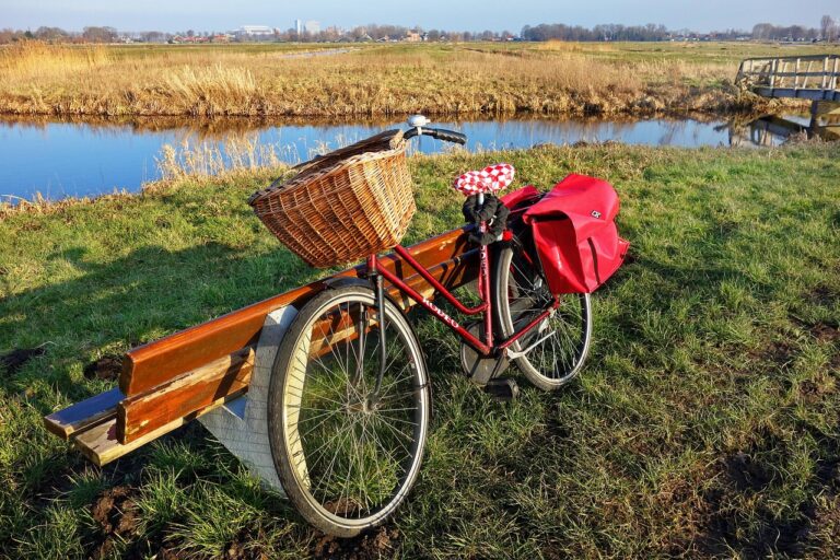 Lire la suite à propos de l’article Voyager à vélo : plouf, plouf, on choisit quoi comme vélo pour voyager ?